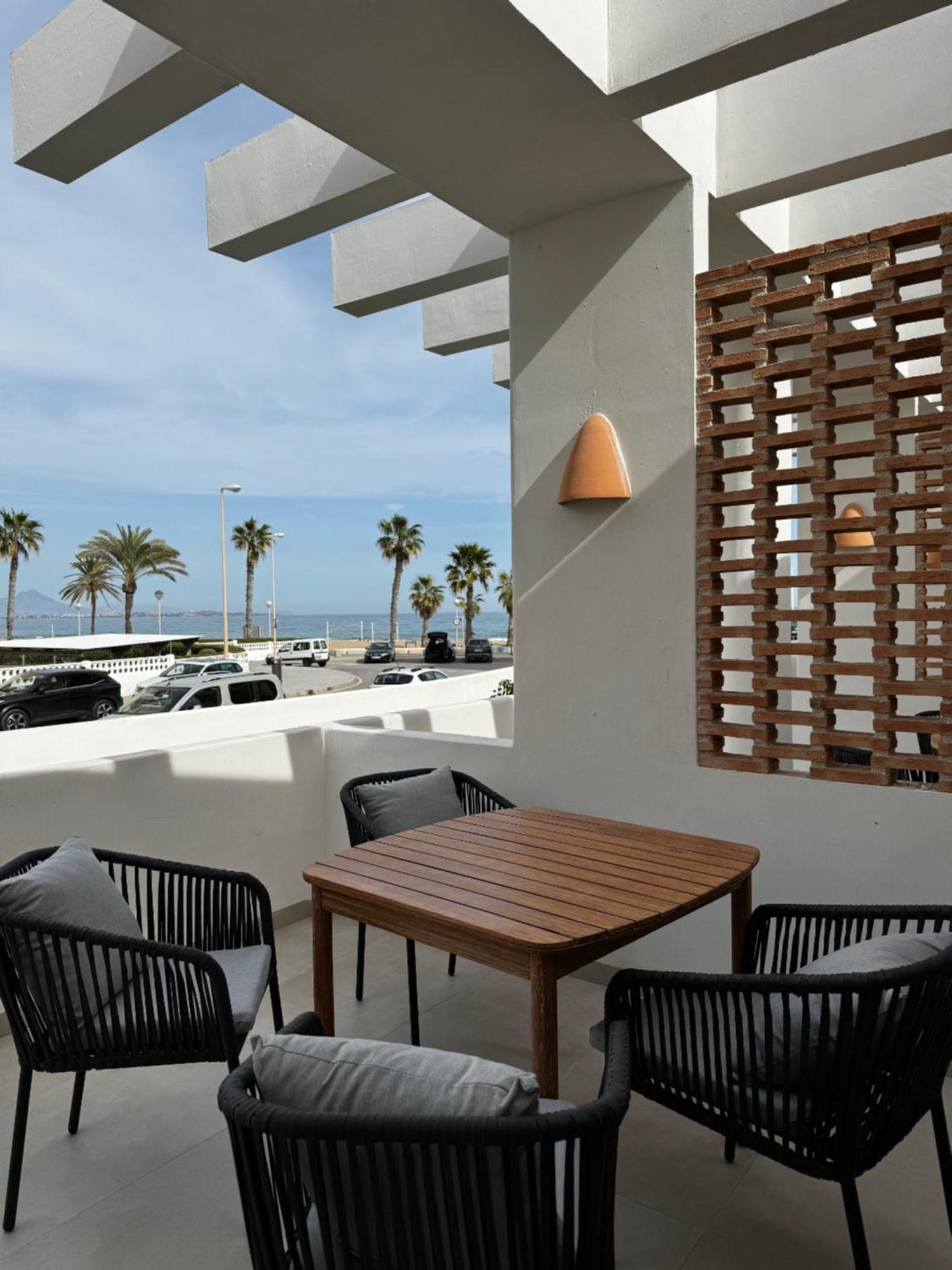 Reyes Catolicos Premium Beach, Playa Urbanova, Аликанте Экстерьер фото